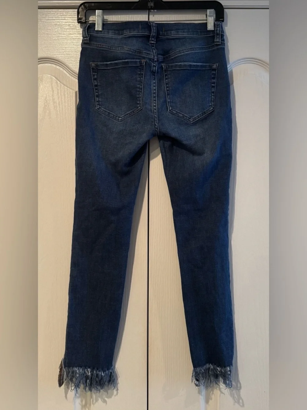 Free People Medium Wash Distressed Skinny Jeans with Fringe Hem - Size 25